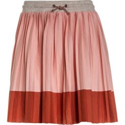 Scotch R'Belle PLEATED MIDI SKIRT Spódnica plisowana rose. Czerwone spódniczki dziewczęce marki Scotch R'Belle, z bawełny, midi. Za 279,00 zł.