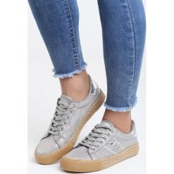 Szare Trampki Born N Raised. Szare espadryle damskie Born2be, bez wzorów, bez obcasa, na płaskiej podeszwie. Za 49,99 zł.