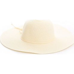 Jasnobeżowy Kapelusz Midsummer. Białe kapelusze damskie Born2be, bez wzorów. Za 49,99 zł.