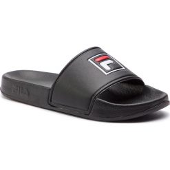Klapki FILA - Palm Beach Slipper Wmn 1010341.12V Black/Black. Czarne klapki damskie Fila, bez wzorów, ze skóry ekologicznej, bez obcasa. Za 109,00 zł.