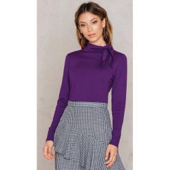 Golfy damskie: NA-KD Golf z wiązaniem przy szyi – Purple
