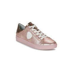 Buty Philippe Morvan FOLLOW. Różowe trampki i tenisówki damskie Philippe Morvan, bez wzorów, bez zapięcia. Za 454,30 zł.