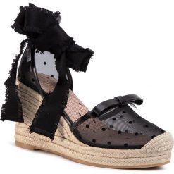 Espadryle RED VALENTINO - TQ0S0D87ZAH Nero 0NO. Czarne espadryle damskie Red Valentino, z aplikacjami, ze skóry, bez obcasa, na obcasie. W wyprzedaży za 1279,00 zł.