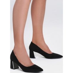 Czarne Czółenka Domesticated. Czarne czółenka damskie Inny, bez wzorów, ze szpiczastym noskiem, bez obcasa, na obcasie. Za 89,99 zł.
