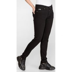 Versace Jeans Couture Dżinsy Czarny. Czarne jeansy damskie Versace Jeans Couture. Za 705,95 zł.