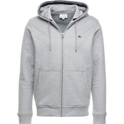 Lacoste Bluza z kapturem pluvier chine. Szare bluzy męskie marki Lacoste, xl, z bawełny, z kapturem. Za 509,00 zł.