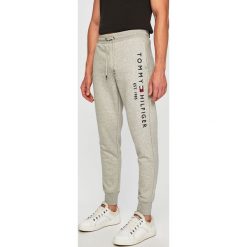 Tommy Hilfiger - Spodnie. Niebieskie spodnie męskie TOMMY HILFIGER, na co dzień, m, bez wzorów, z elastanu, casualowe. W wyprzedaży za 339,90 zł.