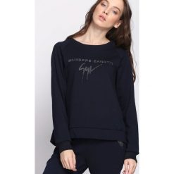 Granatowa Bluza Before The Night is Over. Niebieskie bluzy sportowe damskie Born2be, l. Za 49,99 zł.