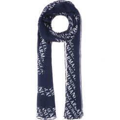 Armani Exchange Szalik Niebieski. Niebieskie szaliki damskie Armani Exchange, bez wzorów, z materiału. Za 343,95 zł.