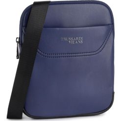 Saszetka TRUSSARDI JEANS - Business City 71B00117 K303. Niebieskie torby męskie skórzane Trussardi Jeans, bez wzorów, z jeansu, młodzieżowe. W wyprzedaży za 239,00 zł.