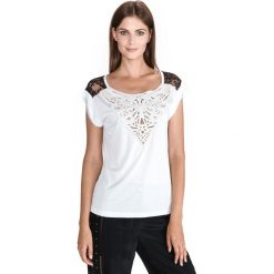 Just Cavalli Koszulka Biały. Białe koszulki damskie Just Cavalli, l, w koronkowe wzory, z wiskozy, bez kołnierzyka, z krótkim rękawem. Za 1653,95 zł.