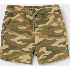 Dresowe szorty moro - Khaki. Brązowe spodenki i szorty męskie Reserved, m, moro, z dresówki. W wyprzedaży za 25,99 zł.