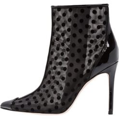 Jessica Simpson PRESTIN Botki na obcasie black. Czarne botki damskie na obcasie marki Jessica Simpson, z materiału. Za 509,00 zł.