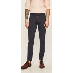Pepe Jeans - Spodnie SLOANE TASLOANE. Niebieskie spodnie męskie Pepe Jeans, bez wzorów, z elastanu. W wyprzedaży za 199,90 zł.