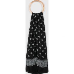 Calvin Klein Jeans - Chusta. Czarne chusty damskie Calvin Klein Jeans, z bawełny. Za 179,90 zł.