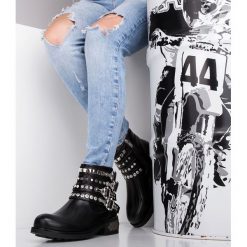 Botki damskie Bello Star B8865 Czarne. Czarne botki damskie BELLO STAR, z tworzywa sztucznego, eleganckie, bez obcasa, na obcasie, na zamek. Za 169,00 zł.