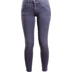 DRYKORN IN Jeansy Slim fit grey denim. Szare boyfriendy damskie DRYKORN. W wyprzedaży za 503,20 zł.