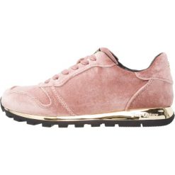Trampki damskie slip on: Juicy Couture URSULA Tenisówki i Trampki sugared icing