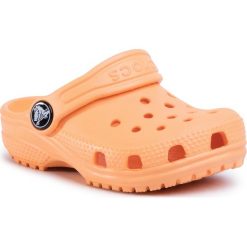 Klapki CROCS - Classic Clog K 204536 Cantaloupe. Pomarańczowe sandały dziewczęce Crocs, z tworzywa sztucznego, bez zapięcia. Za 119,00 zł.