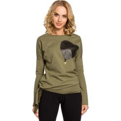 Kenzie bluza ze skórzanym sercem - khaki. Brązowe bluzy damskie Moe, s, bez wzorów, z elastanu, z długim rękawem, długie, bez kaptura. Za 119,00 zł.