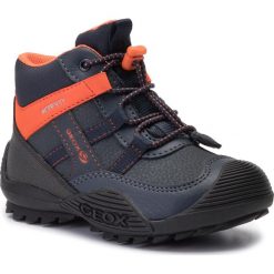 Śniegowce GEOX - J Atreus B.B Wpf A J847GA 050ME C0820 M Navy/Orange. Niebieskie śniegowce chłopięce Geox, bez zapięcia. W wyprzedaży za 179,00 zł.