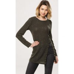 Zielona Tunika Reactions. Zielone bluzki damskie Born2be, s, z aplikacjami, z dzianiny, z okrągłym kołnierzem, z długim rękawem. Za 24,99 zł.