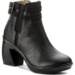 Botki FLY LONDON - Curefly P500786000 Black. Czarne botki damskie na obcasie marki Fly London, ze skóry. W wyprzedaży za 379,00 zł.