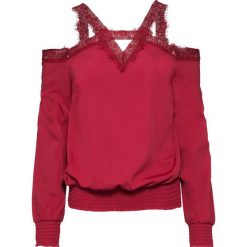 Bluzka z koronką i wycięciami bonprix ciemnoczerwony. Czerwone bluzki asymetryczne bonprix, w koronkowe wzory, z koronki. Za 59,99 zł.
