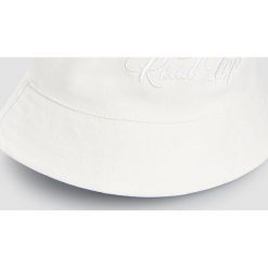 Dwustronny kapelusz bucket hat - Wielobarwny. Kapelusze męskie Reserved, bez wzorów. W wyprzedaży za 29,99 zł.