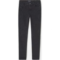 Jeansy skinny fit -. Jeansy damskie Mohito. Za 119,99 zł.