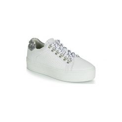 Buty Bullboxer 987000. Żółte trampki i tenisówki damskie marki Bullboxer, bez wzorów, bez zapięcia. Za 309,00 zł.
