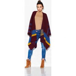 Stylowe Wzorzyste Ponczo w Pasy. Czerwone poncza damskie Lemoniade, uniwersalny, bez wzorów, z materiału. Za 218,90 zł.