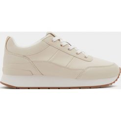 Buty sportowe street. Buty sportowe damskie Pull&Bear. Za 139,00 zł.