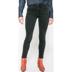 Wrangler - Jeansy. Szare jeansy damskie marki Wrangler. W wyprzedaży za 259,90 zł.
