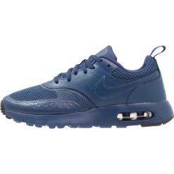 Nike Sportswear Tenisówki i Trampki navy. Niebieskie trampki męskie Nike Sportswear, ze skóry. W wyprzedaży za 221,40 zł.