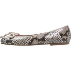 Pretty Ballerinas DIAMANT Baleriny piedra. Szare baleriny damskie marki Pretty Ballerinas, bez wzorów, ze skóry, klasyczne, bez obcasa. Za 629,00 zł.