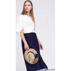Top EPI Bialy. Białe topy damskie Pakamera, bez wzorów, z wiskozy, bez kołnierzyka. Za 235,00 zł.