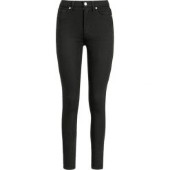Jeansy Slim Fit Calvin Klein Jeans J20J207765. Czarne jeansy damskie Calvin Klein Jeans. W wyprzedaży za 439,00 zł.