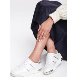 Białe Sneakersy Amor De Mi Vida. Białe sneakersy damskie Renee. Za 59,99 zł.