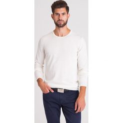 SWETER JOOP! COLLECTION. Białe swetry męskie Joop! Collection, xxl, z aplikacjami, z wełny, młodzieżowe, z okrągłym kołnierzem, bez kaptura. Za 249,50 zł.