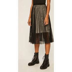 Calvin Klein Jeans - Spódnica. Czarne spódniczki damskie Calvin Klein Jeans, na co dzień, s, bez wzorów, z poliesteru, casualowe, midi, rozkloszowane. Za 449,90 zł.