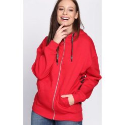 Czerwona Bluza Awesome. Czerwone bluzy z kieszeniami damskie Born2be, l. Za 89,99 zł.