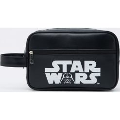 Kosmetyczka Star Wars - Czarny. Czarne kosmetyczki męskie Sinsay, z motywem z bajki, retro. Za 34,99 zł.