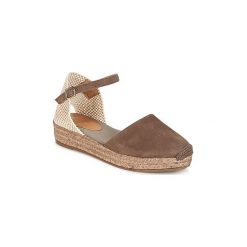 Sandały Betty London ANTALA. Pomarańczowe sandały damskie Betty London, bez wzorów, bez obcasa, bez zapięcia. Za 239,00 zł.