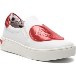 Tenisówki LOVE MOSCHINO - JA15173G17IA110A Bi/Lam.Rosso. Białe półbuty damskie Love Moschino, na co dzień, bez wzorów, z gumy, bez obcasa, na płaskiej podeszwie, bez zapięcia. Za 719,00 zł.