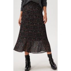 Plisowana spódnica w kwiaty - Wielobarwny. Spódniczki damskie Sinsay, s, w kwiaty. Za 59,99 zł.