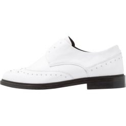Jazzówki damskie: Royal RepubliQ BORDER RIVET DERBY SHOE Oksfordki white