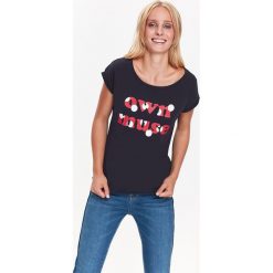 T-SHIRT KRÓTKI RĘKAW DAMSKI WE WZORY, Z NADRUKIEM, Z PRINTEM. Szare t-shirty damskie marki Top Secret, z nadrukiem, z bawełny. Za 19,99 zł.