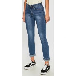 Answear - Jeansy. Niebieskie jeansy damskie ANSWEAR, s. W wyprzedaży za 49,90 zł.