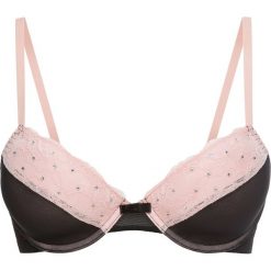 Biustonosz usztywniany bonprix pudrowo-czarny. Czarne biustonosze marki bonprix, w koronkowe wzory, z koronki. Za 24,99 zł.